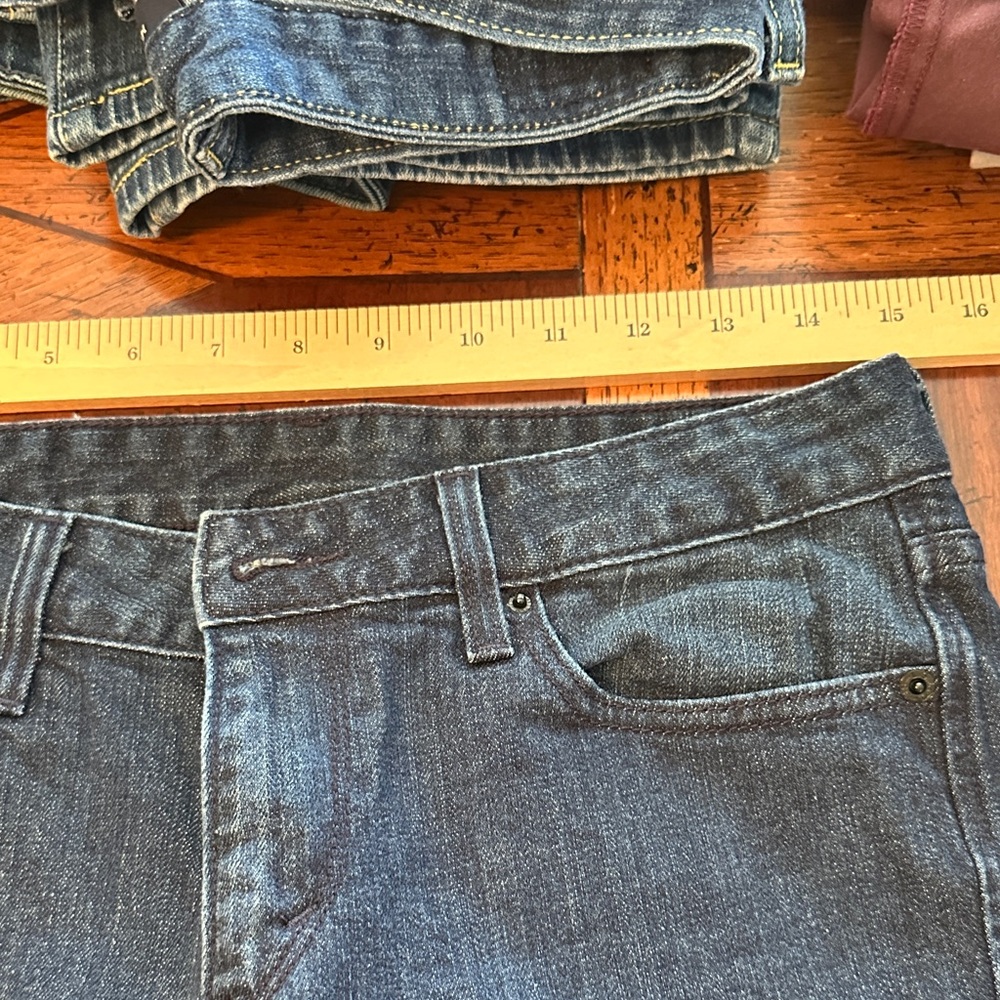 Classic Dark Blue Levi’s Women's Jeans